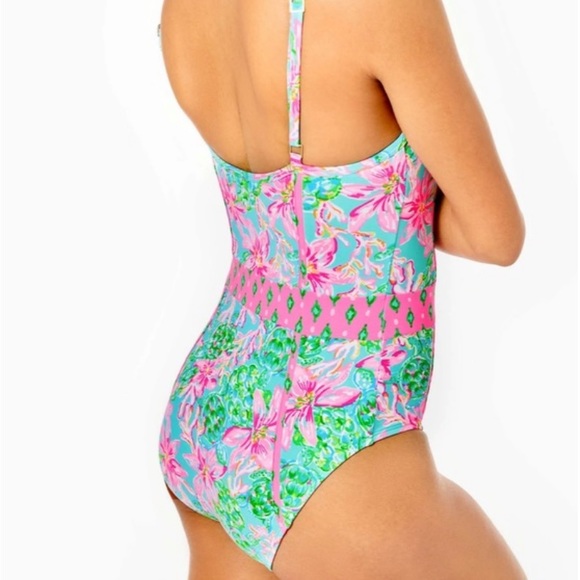 🌸Lilly Pulitzer Palma Swimsuit in Surf Blue So Shellegant •14 - Picture 5 of 16